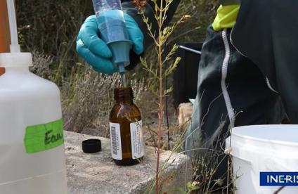 Image extraite du film "Prélèvements d’eaux souterraines – Influence de la profondeur et du dispositif sur les résultats"