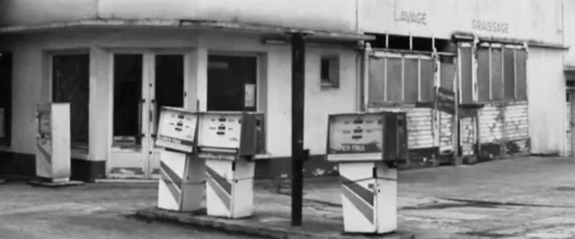 Vue d'une ancienne station service. Extrait du film "Anciens sites industriels et établissements scolaires" - © Ministère en charge de l'environnement Vue d'une ancienne station service extraite du film "Anciens sites industriels et établissements scolaires"